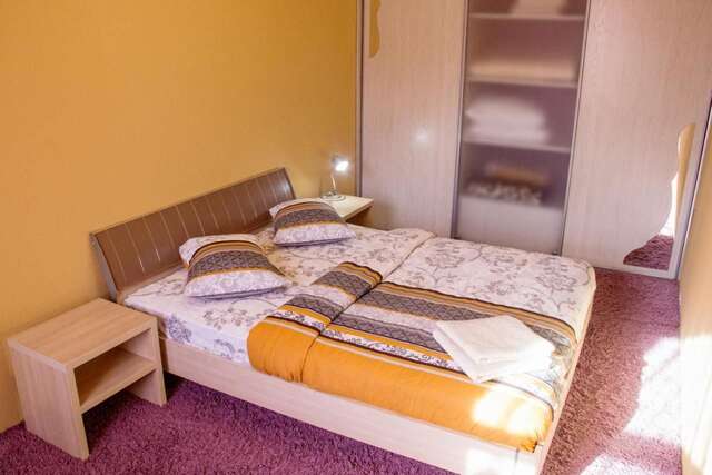 Апартаменты Kyiv apartment in the city center on Turgenevskaya street Киев-3