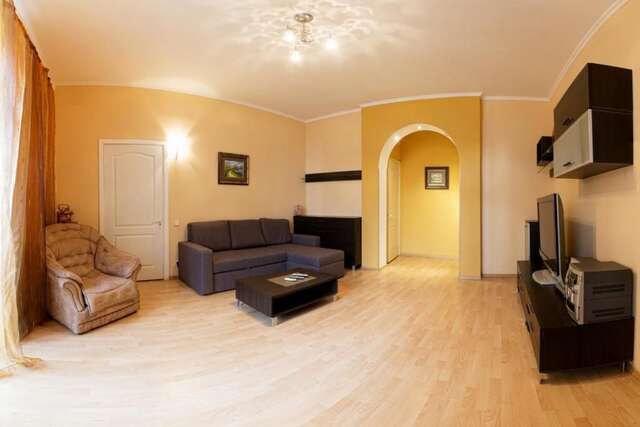 Апартаменты Kyiv apartment in the city center on Turgenevskaya street Киев-13